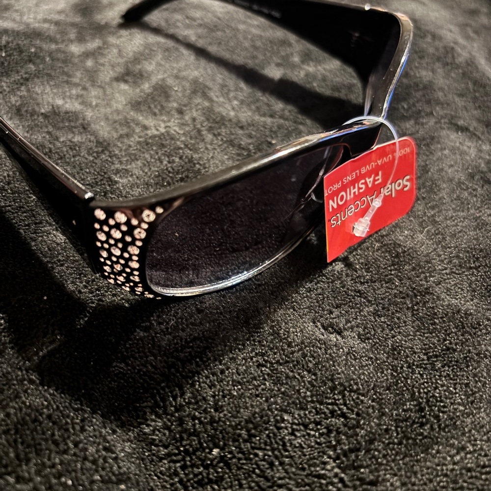 Sunglasses Women’s Stylish Black Sunglasses with Rhinestone Accents. New